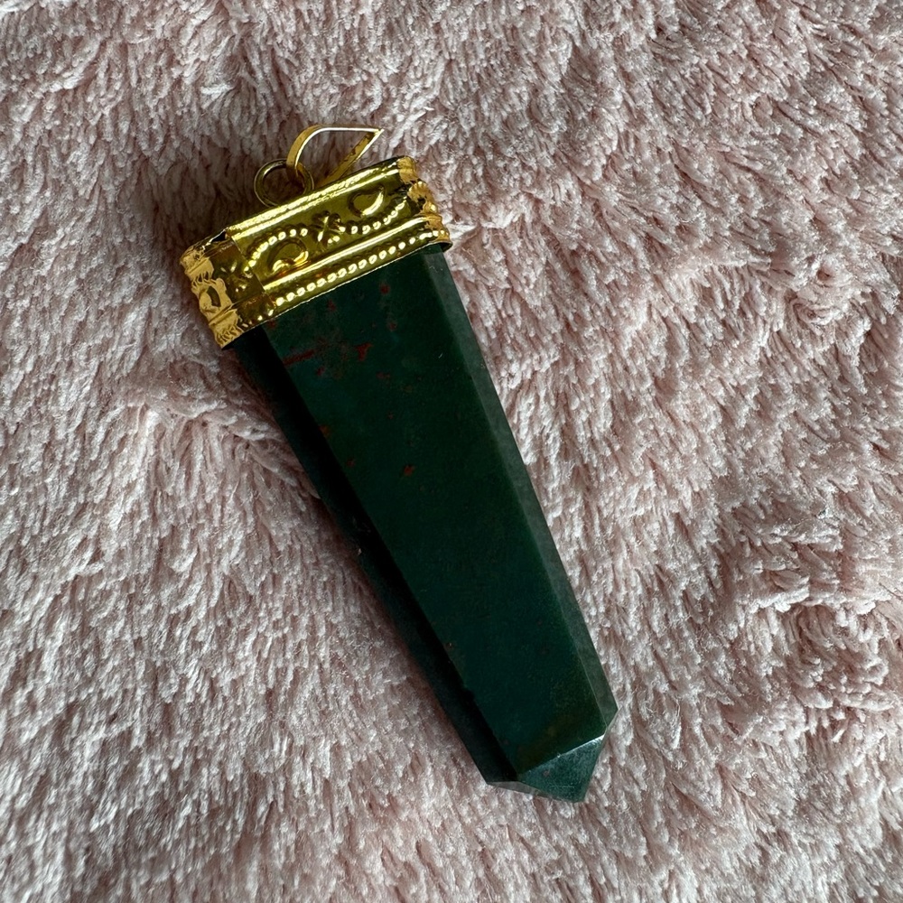 Warrior’s Strength Bloodstone Pendant - Picture 4 of 4